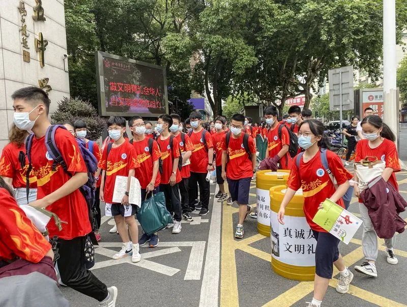 奶奶给孙女的一封信_孙女给奶奶拜年_孙女给奶奶的悼词(完整版)